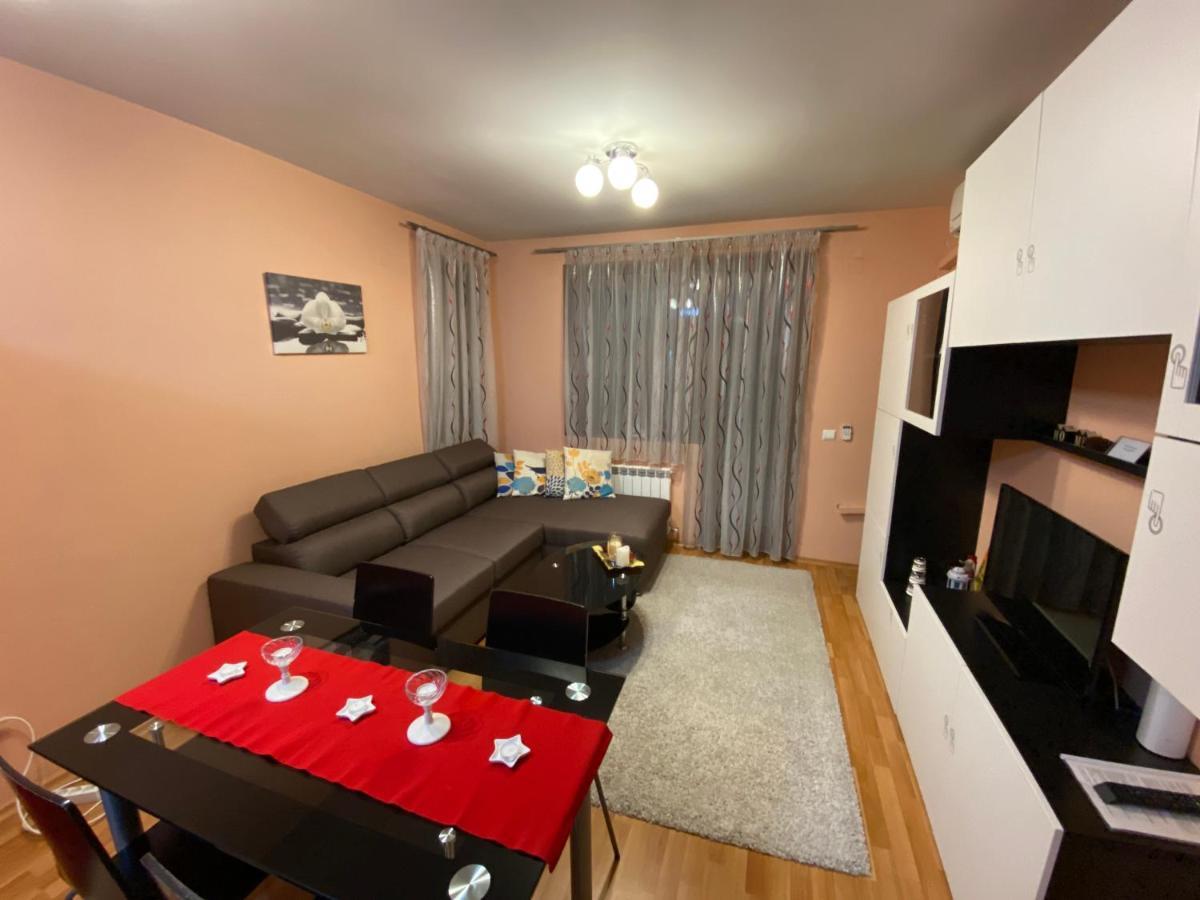 Mia's Apartment, Stylish One Bedroom דירה סופיה